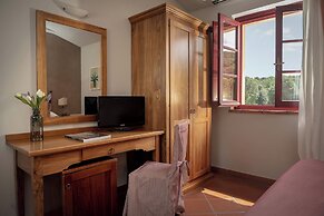 Hotel Casolare Le Terre Rosse