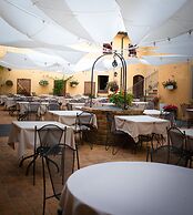 Hotel Casolare Le Terre Rosse