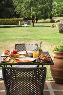 Hotel Casolare Le Terre Rosse