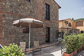 Hotel Casolare Le Terre Rosse