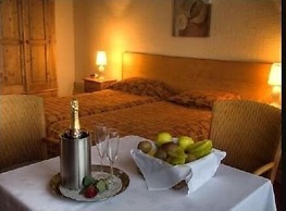 The Lauriston Hotel