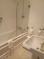 The Lugger Hotel