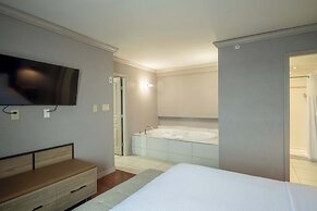 Sandman Hotel & Suites Winnipeg Airport
