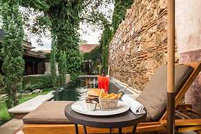 El Convento Boutique Hotel