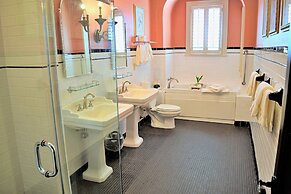 JH Adams Inn, Trademark Collection by Wyndham