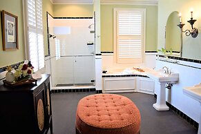 JH Adams Inn, Trademark Collection by Wyndham