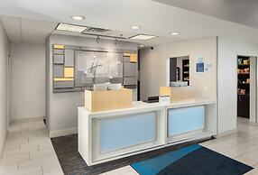 Holiday Inn Express & Suites Carrollton by IHG