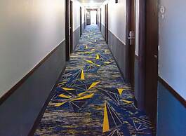 Town House Extended Stay Hotel Downtown