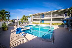 Dockside Inn & Resort