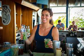 Dockside Inn & Resort