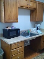 Dockside Inn & Resort