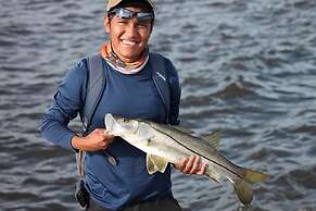 Dockside Inn & Resort