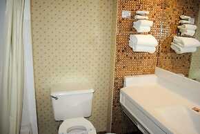 Dockside Inn & Resort