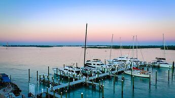 Dockside Inn & Resort