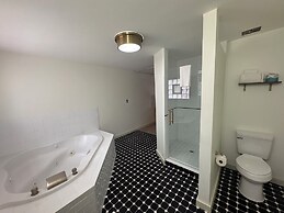 Pikes Peak Inn