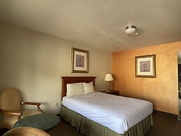 Pikes Peak Inn