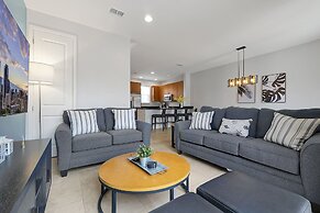 Regal Oaks Resort Vacation Townhomes by IDILIQ