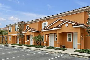 Regal Oaks Resort Vacation Townhomes by IDILIQ
