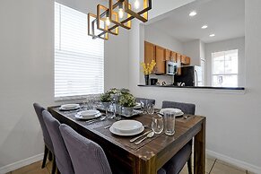 Regal Oaks Resort Vacation Townhomes by IDILIQ