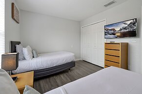 Regal Oaks Resort Vacation Townhomes by IDILIQ