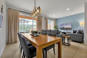 Regal Oaks Resort Vacation Townhomes by IDILIQ