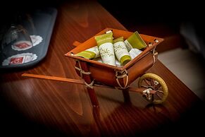 Apollo Resort Art Hotel