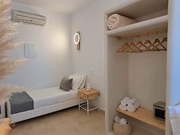 Amerisa Suites & Villa