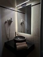 Amerisa Suites & Villa