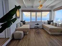 Amerisa Suites & Villa