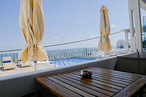 Amerisa Suites & Villa