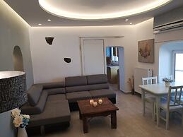 Amerisa Suites & Villa