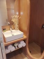 Amerisa Suites & Villa