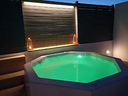 Amerisa Suites & Villa