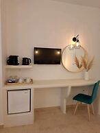 Amerisa Suites & Villa