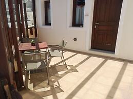 Amerisa Suites & Villa