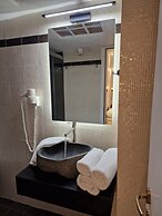 Amerisa Suites & Villa