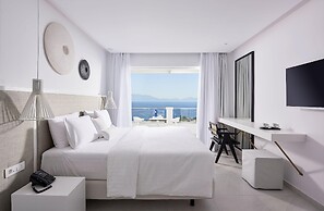 Dimitra Beach Hotel & Suites