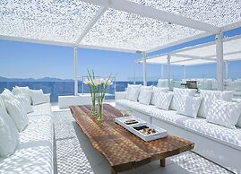 Dimitra Beach Hotel & Suites