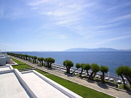 Dimitra Beach Hotel & Suites