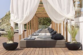 Dimitra Beach Hotel & Suites