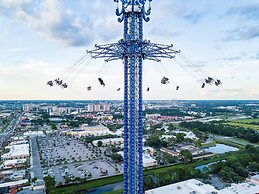 The Point Hotel & Suites