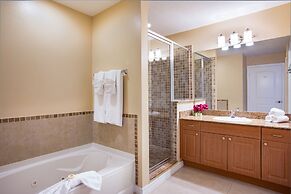 The Point Hotel & Suites