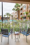 The Point Hotel & Suites