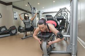 The Point Hotel & Suites