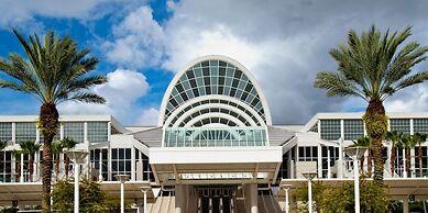 The Point Hotel & Suites