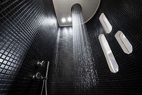 Athina Luxury Suites