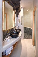 Athina Luxury Suites