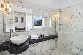Athina Luxury Suites
