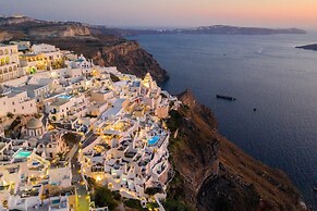 Athina Luxury Suites