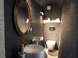 Athina Luxury Suites